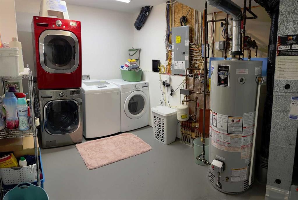 194 Webster Drive, Red Deer, AB - Indoor Photo Showing Laundry Room