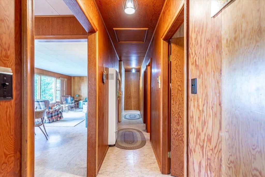 60 Beach Avenue, Itaska Beach, AB - Indoor Photo Showing Other Room