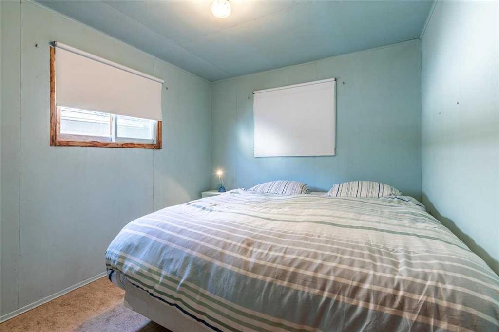 60 Beach Avenue, Itaska Beach, AB - Indoor Photo Showing Bedroom