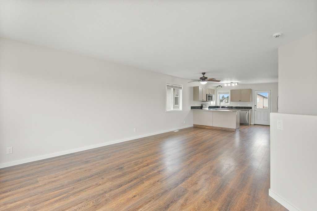 658 Red Oak Close, Springbrook, AB