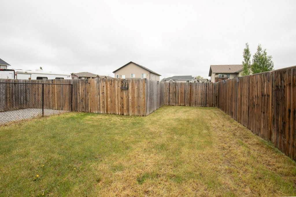 658 Red Oak Close, Springbrook, AB