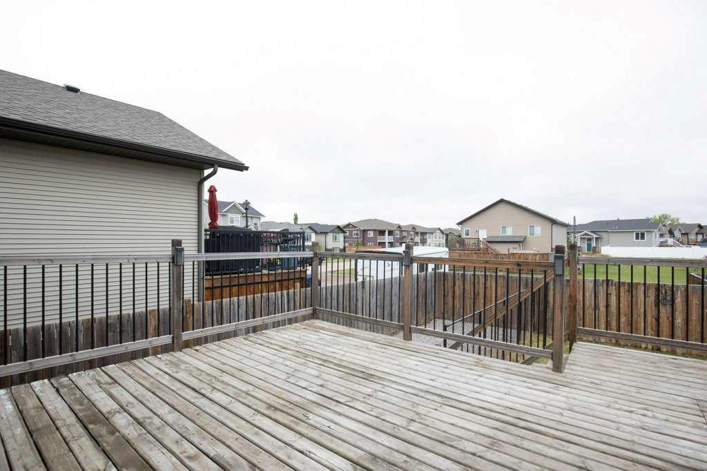 658 Red Oak Close, Springbrook, AB