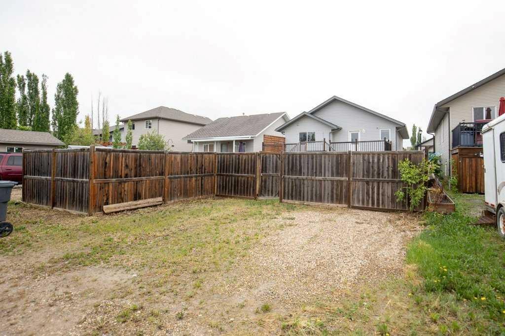 658 Red Oak Close, Springbrook, AB