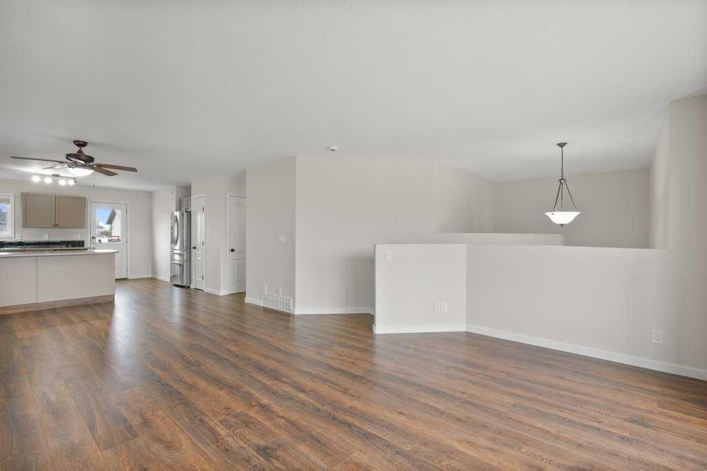 658 Red Oak Close, Springbrook, AB