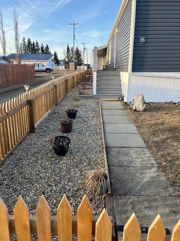 16 Main Street, Edberg, AB - Outdoor