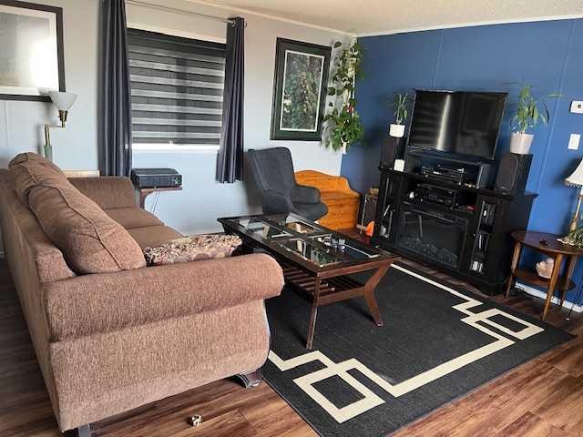 16 Main Street, Edberg, AB - Indoor Photo Showing Living Room