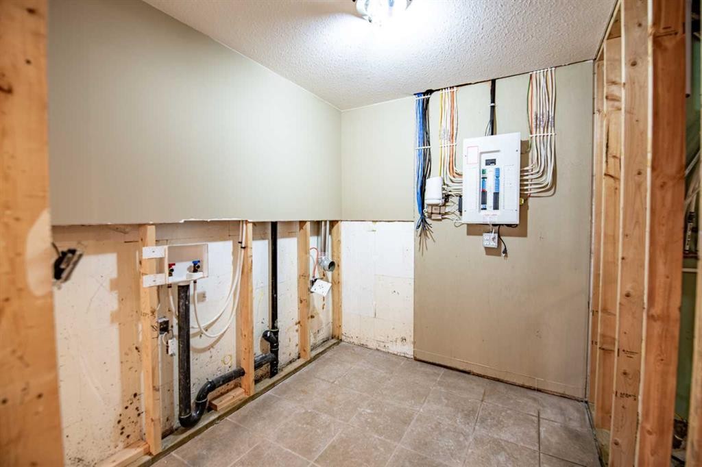 4024-25054 South Pine Lake Road, Rural Red Deer County, AB - Indoor Photo Showing Other Room