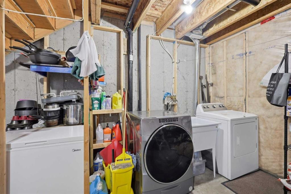 3 Greenhouse Place, Red Deer, AB