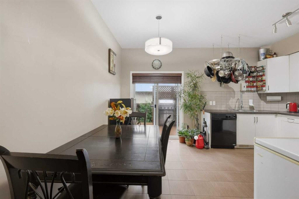 3 Greenhouse Place, Red Deer, AB