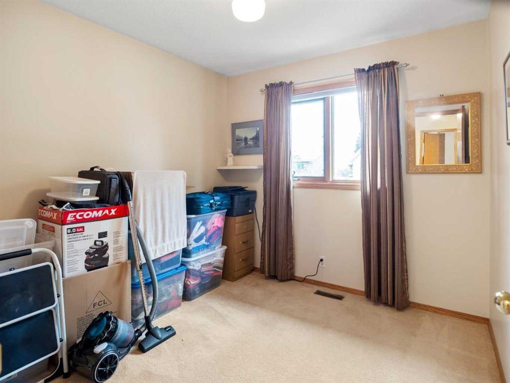 21 Dixon Crescent, Red Deer, AB