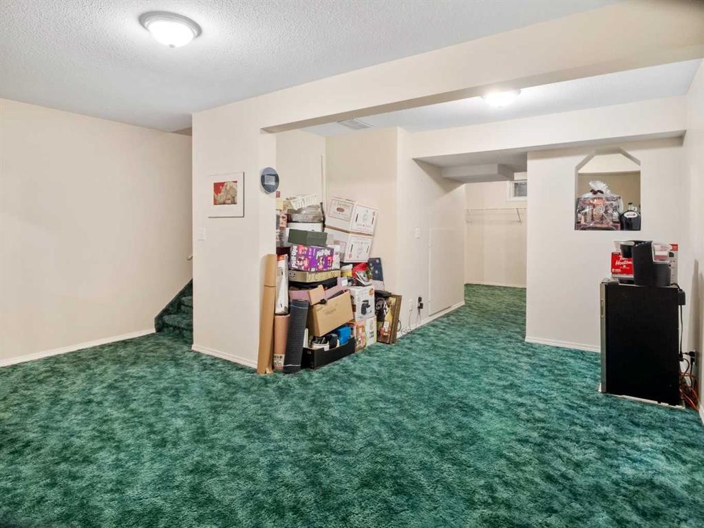 21 Dixon Crescent, Red Deer, AB