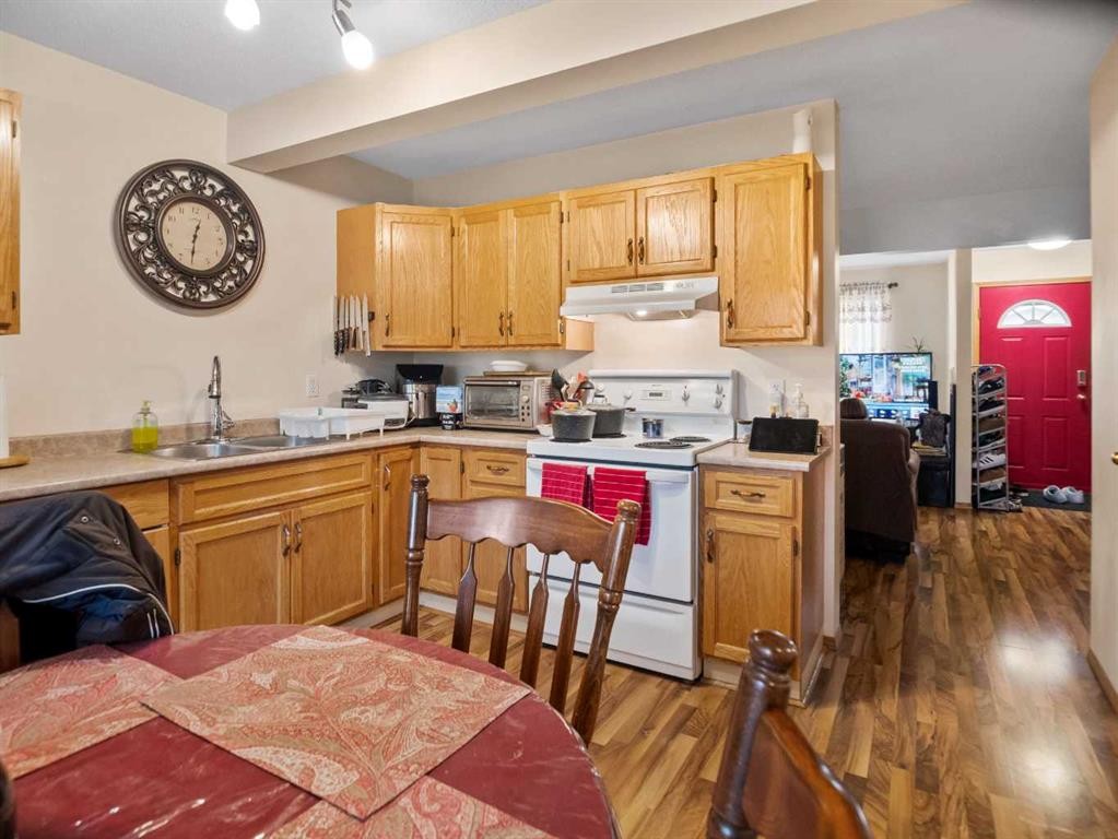 21 Dixon Crescent, Red Deer, AB