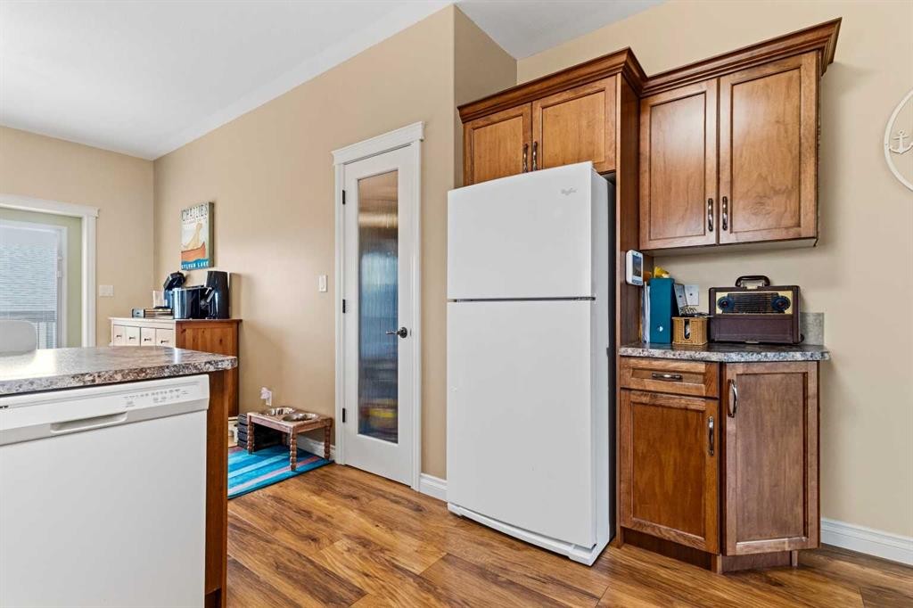 22 Rogers Road, Sylvan Lake, AB