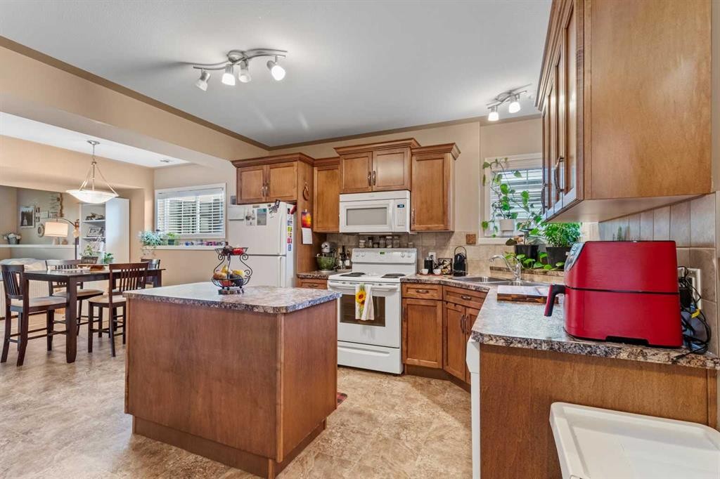 22 Rogers Road, Sylvan Lake, AB