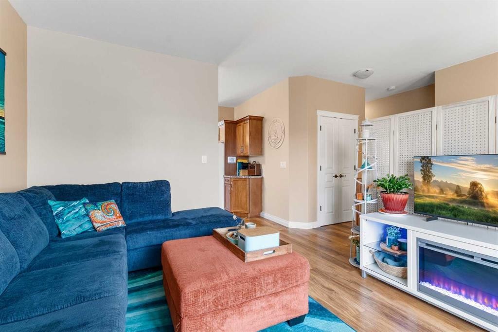 22 Rogers Road, Sylvan Lake, AB