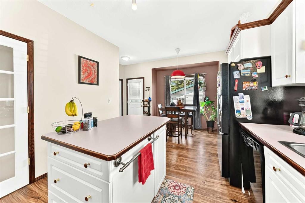 21 Amer Close, Red Deer, AB