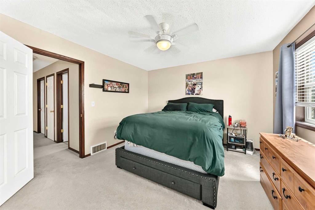 21 Amer Close, Red Deer, AB