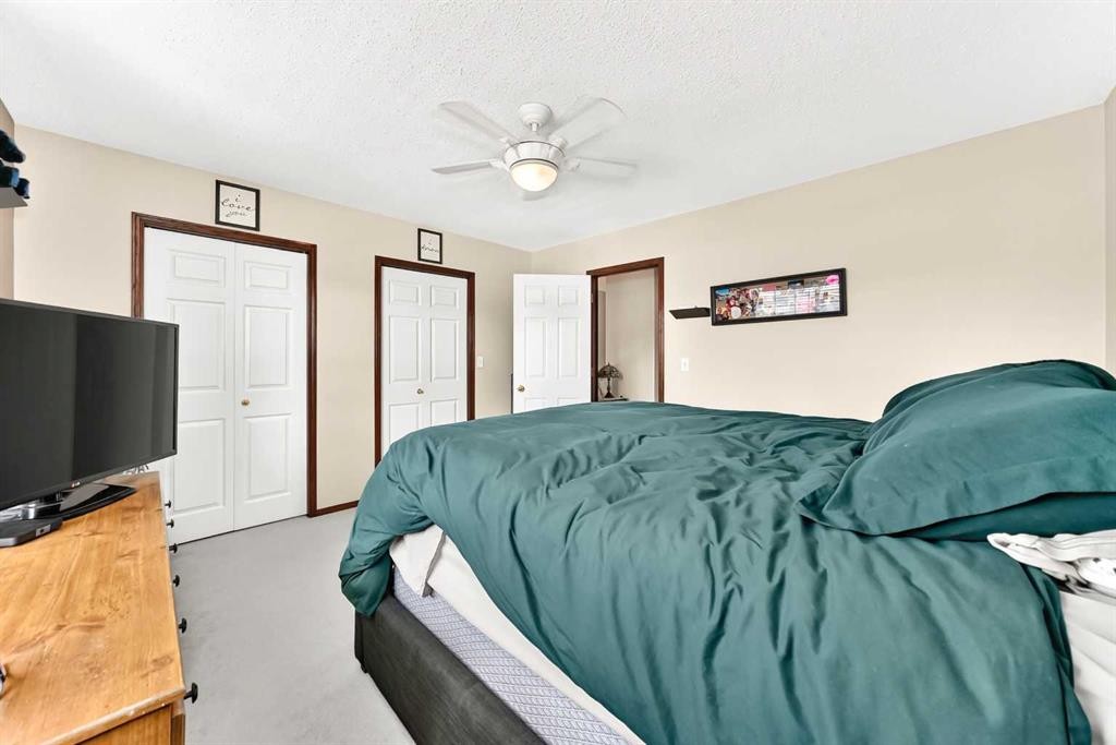 21 Amer Close, Red Deer, AB