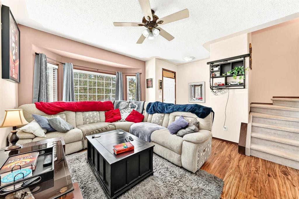 21 Amer Close, Red Deer, AB