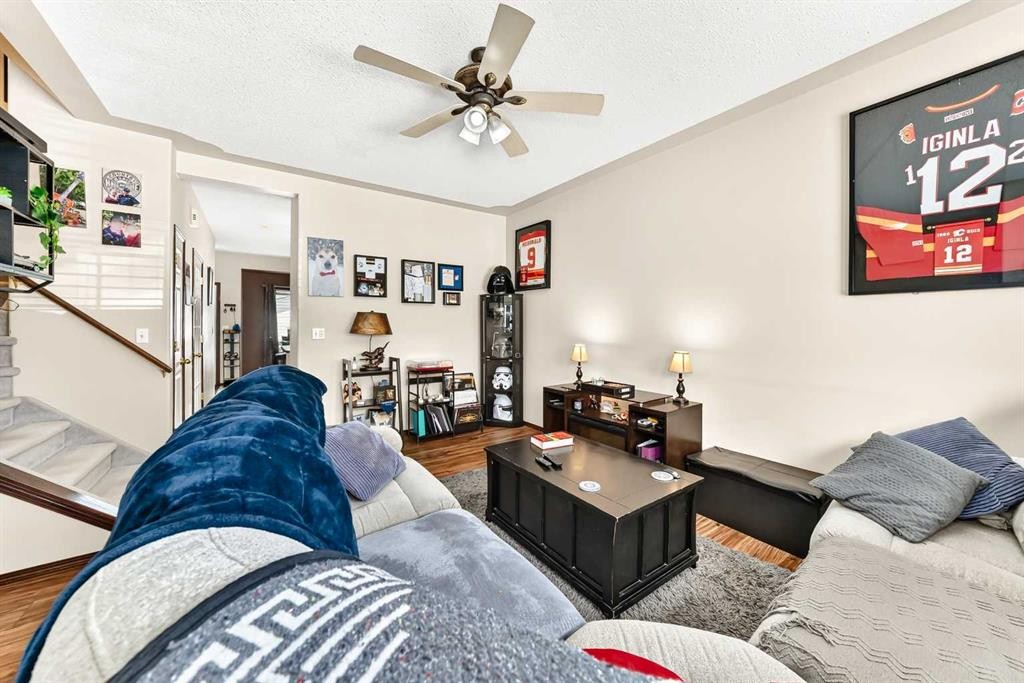 21 Amer Close, Red Deer, AB