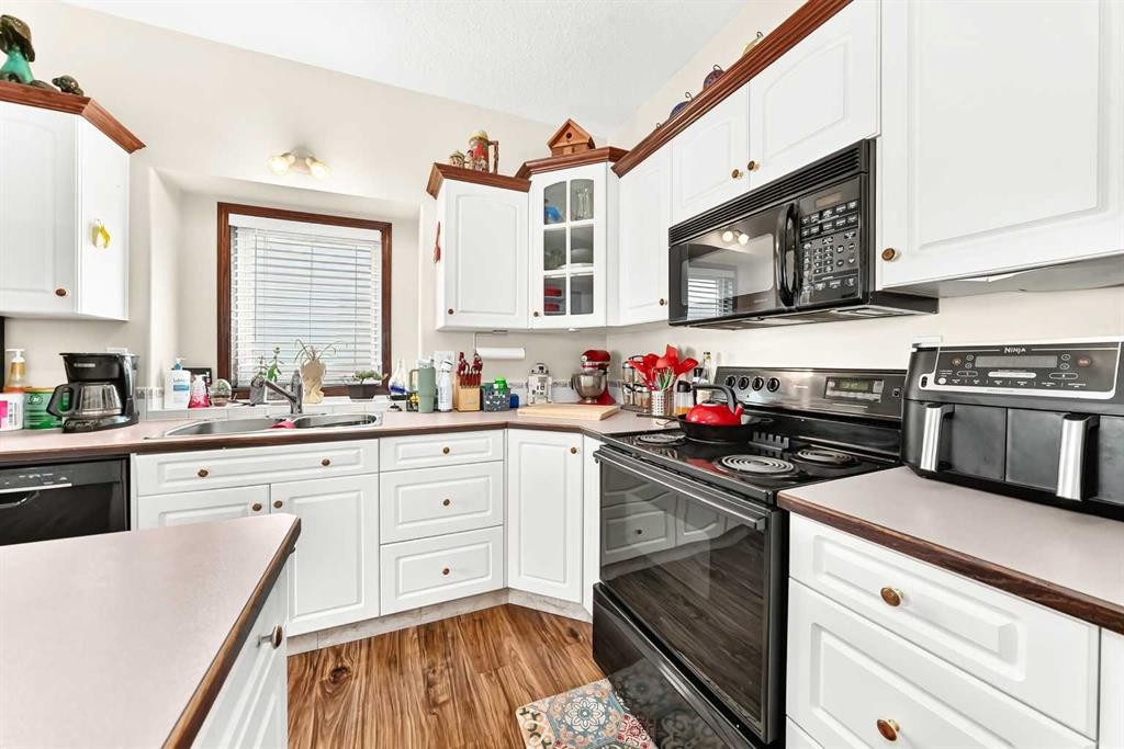 21 Amer Close, Red Deer, AB