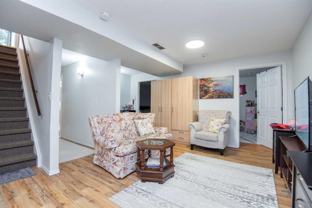 105 Bell Street, Red Deer, AB