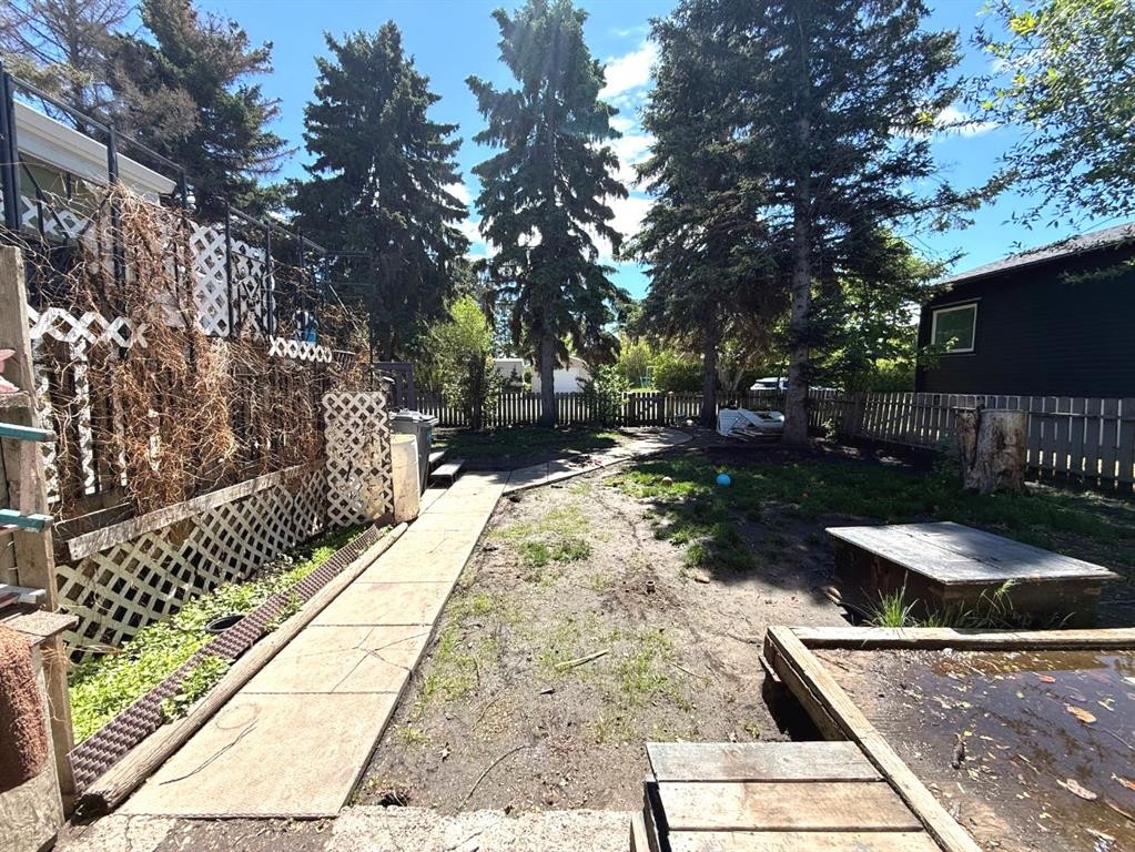 4724 45 Avenue, Alix, AB
