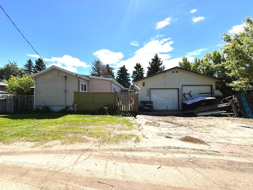 4724 45 Avenue, Alix, AB