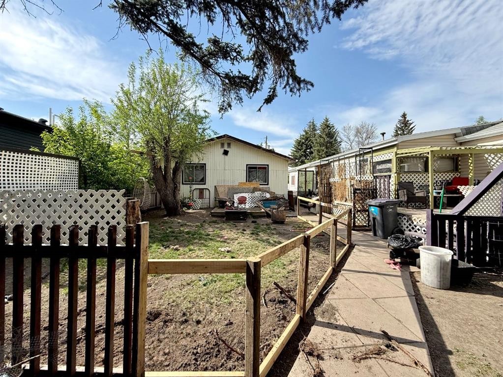 4724 45 Avenue, Alix, AB