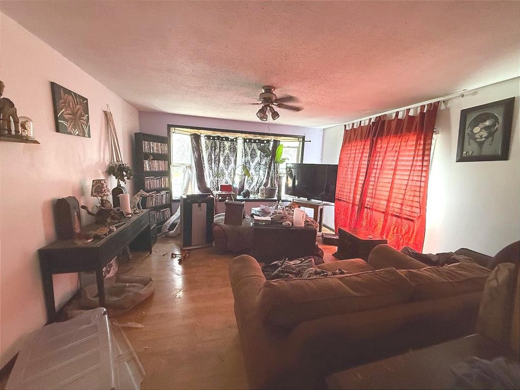 4724 45 Avenue, Alix, AB