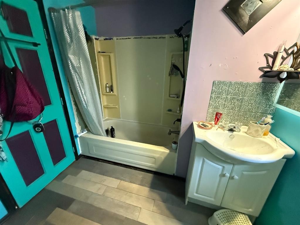 4724 45 Avenue, Alix, AB