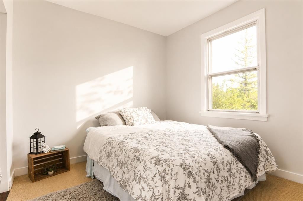 4732 52 Street, Sylvan Lake, AB - Indoor Photo Showing Bedroom