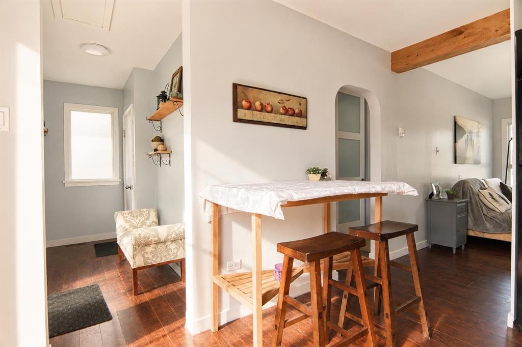 4732 52 Street, Sylvan Lake, AB - Indoor