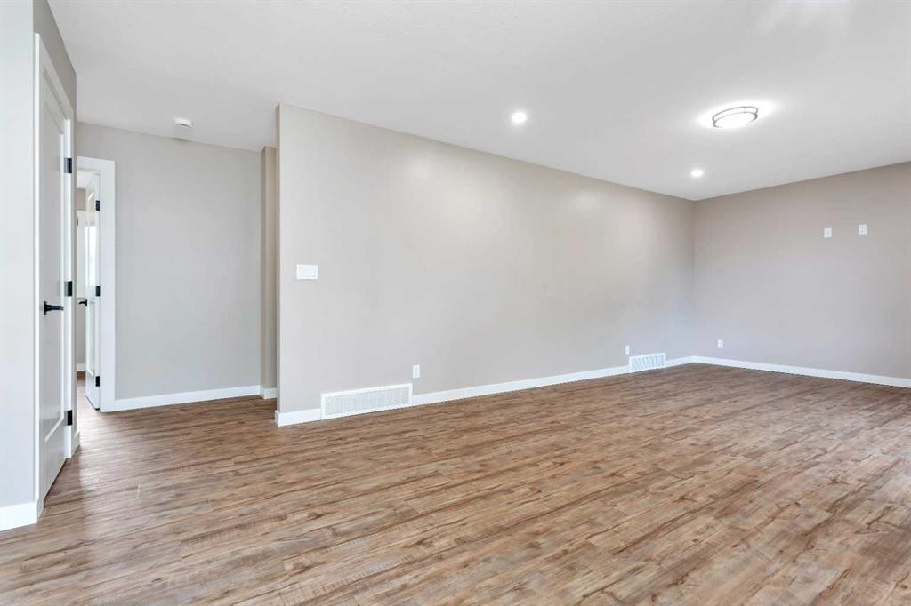 87 Norris Close, Red Deer, AB