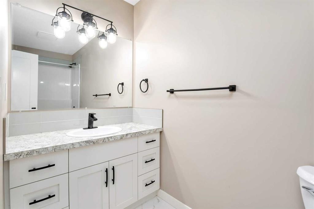 87 Norris Close, Red Deer, AB