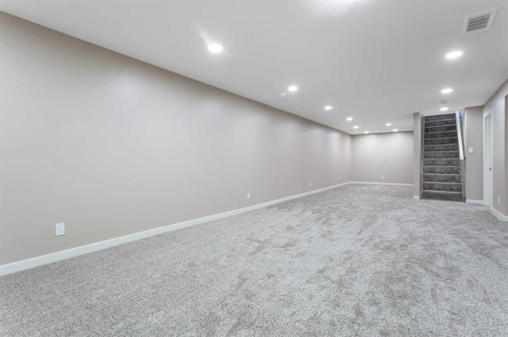 87 Norris Close, Red Deer, AB