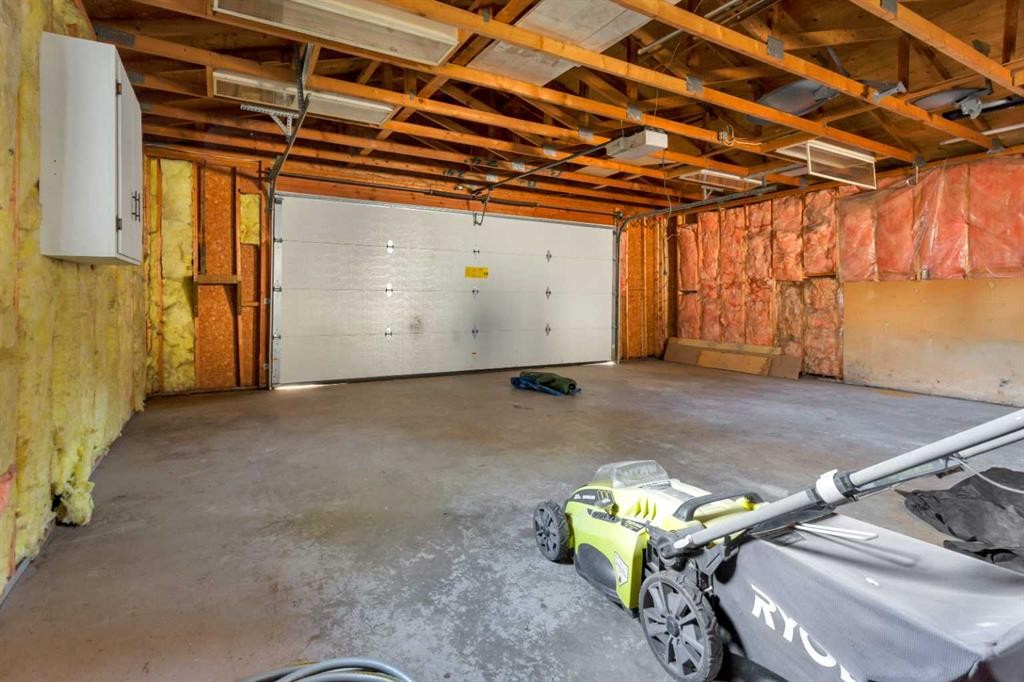 87 Norris Close, Red Deer, AB