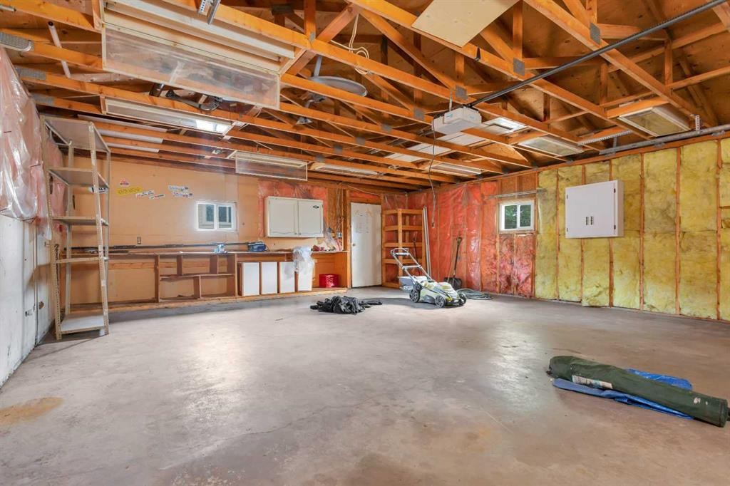 87 Norris Close, Red Deer, AB