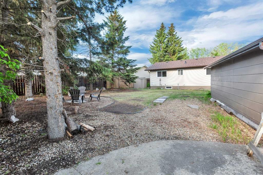 87 Norris Close, Red Deer, AB