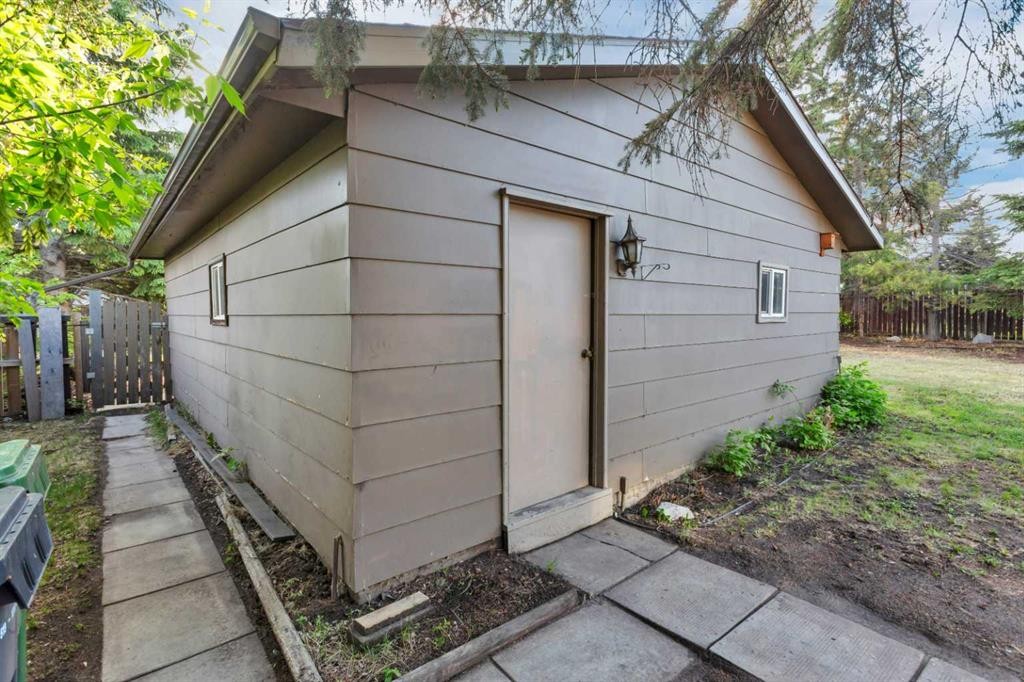 87 Norris Close, Red Deer, AB