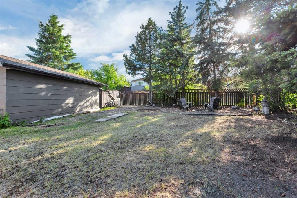 87 Norris Close, Red Deer, AB