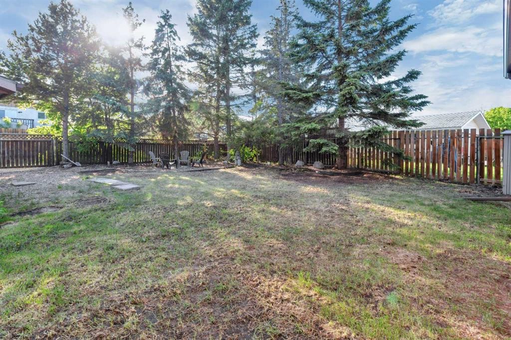 87 Norris Close, Red Deer, AB