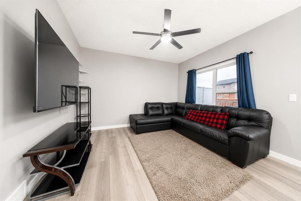 89 Metcalf Way, Lacombe, AB