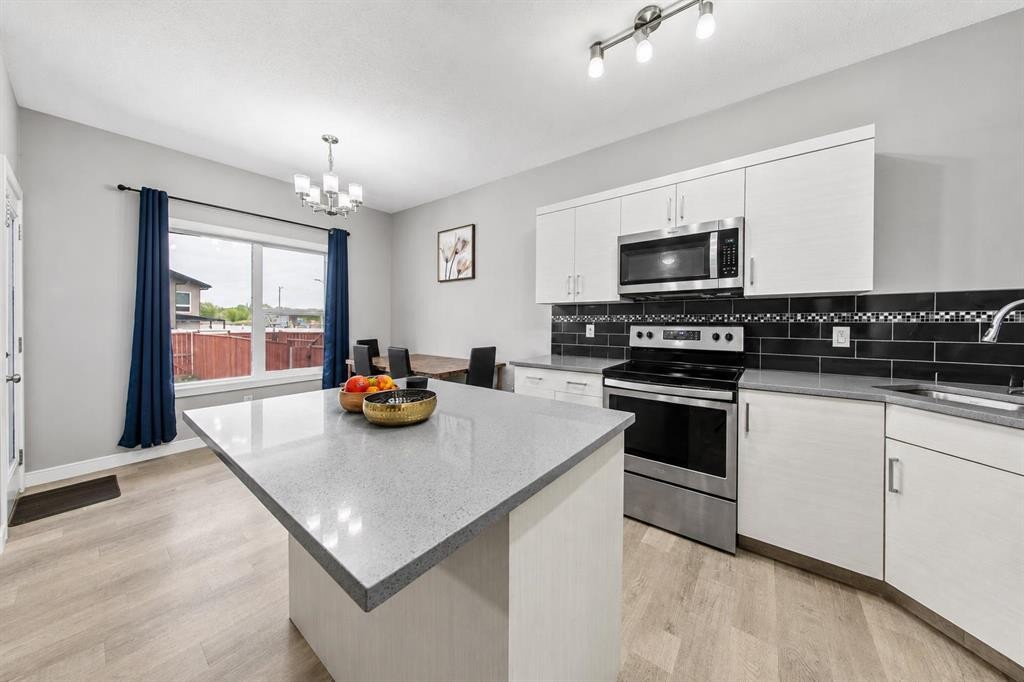 89 Metcalf Way, Lacombe, AB
