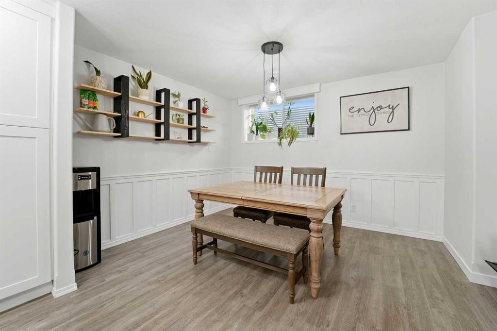 906-339 Viscount Drive, Red Deer, AB - Indoor Photo Showing Dining Room