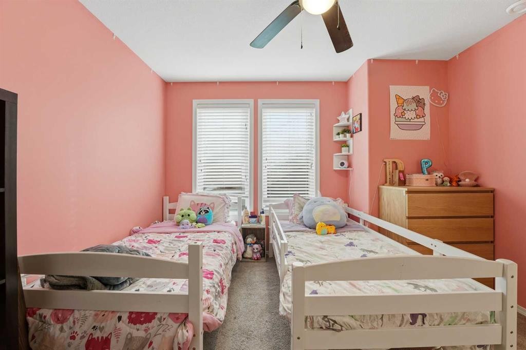 906-339 Viscount Drive, Red Deer, AB - Indoor Photo Showing Bedroom
