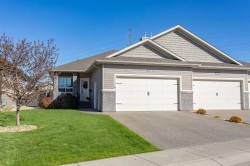 42 Vista Close Red Deer, AB T4R 0N8
