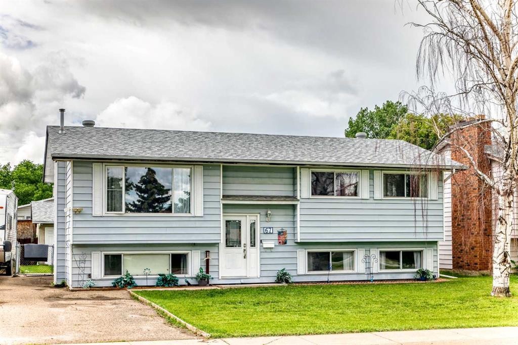 67 Newcombe Crescent, Red Deer, AB