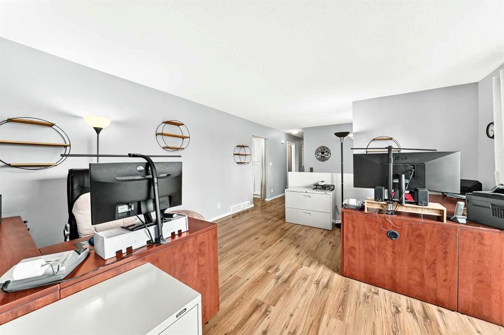 67 Newcombe Crescent, Red Deer, AB