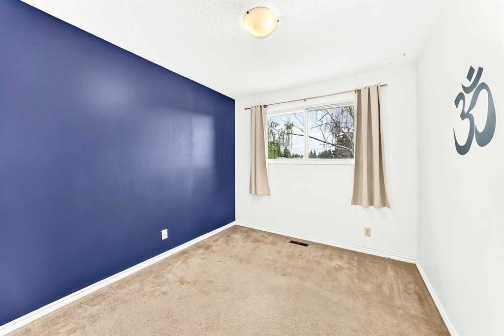 67 Newcombe Crescent, Red Deer, AB